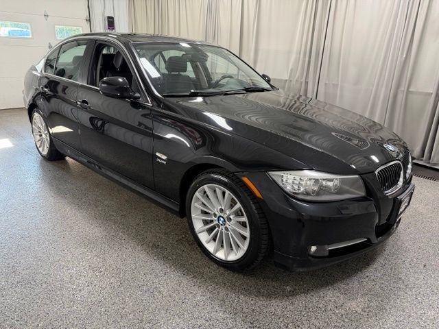 Used 2011 BMW 335i xDrive Sedan AWD/4WD image 3