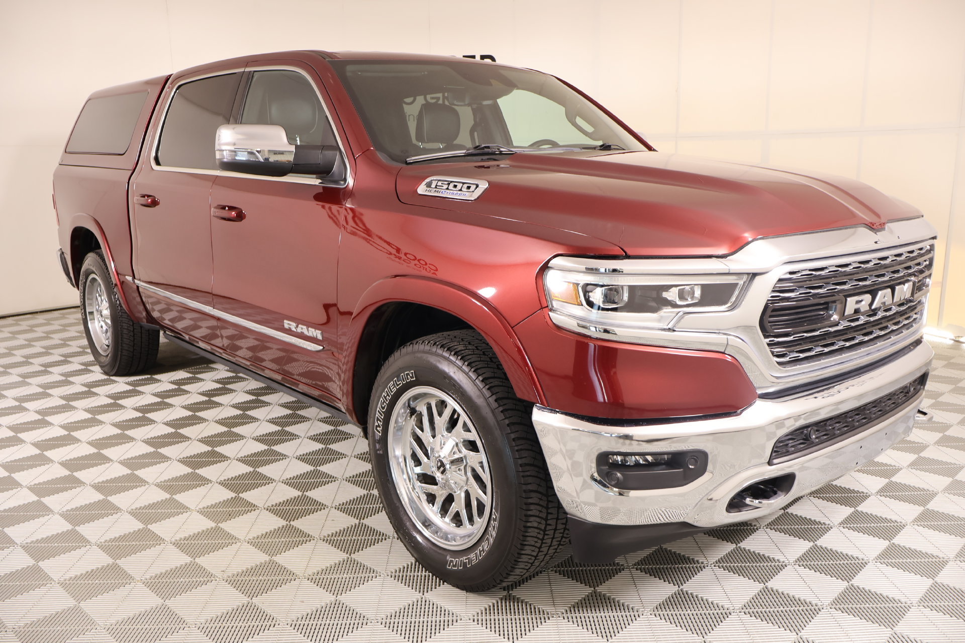 Used 2023 RAM 1500 Limited AWD/4WD image 1