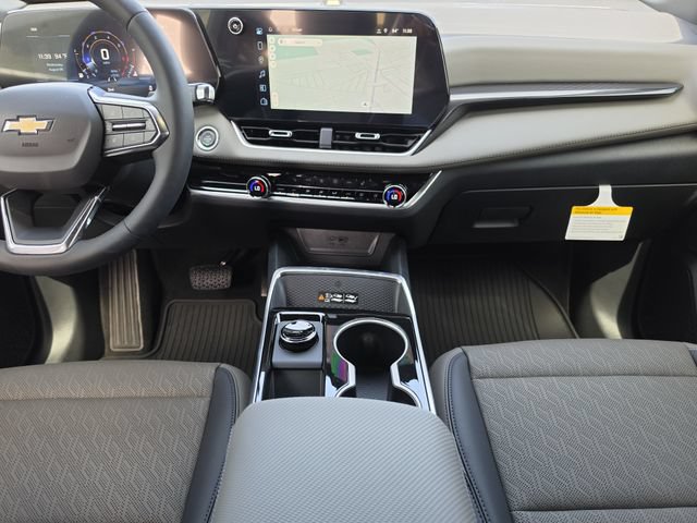 New 2027 Chevrolet Equinox LT w/ Convenience Package II FWD image 17