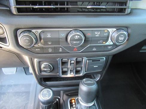 New 2026 Jeep Gladiator Sport AWD/4WD image 24