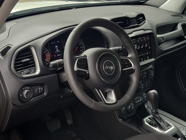 Used 2023 Jeep Renegade Latitude AWD/4WD image 8