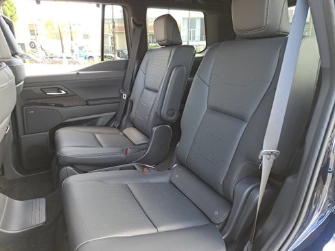 Used 2026 Lexus GX 550 w/ Accessory Package (31) AWD/4WD image 16