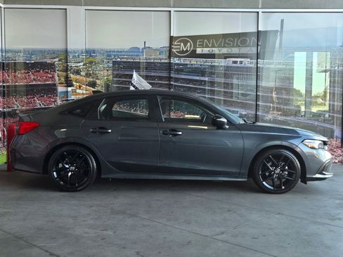 Used 2022 Honda Civic Sport image 4