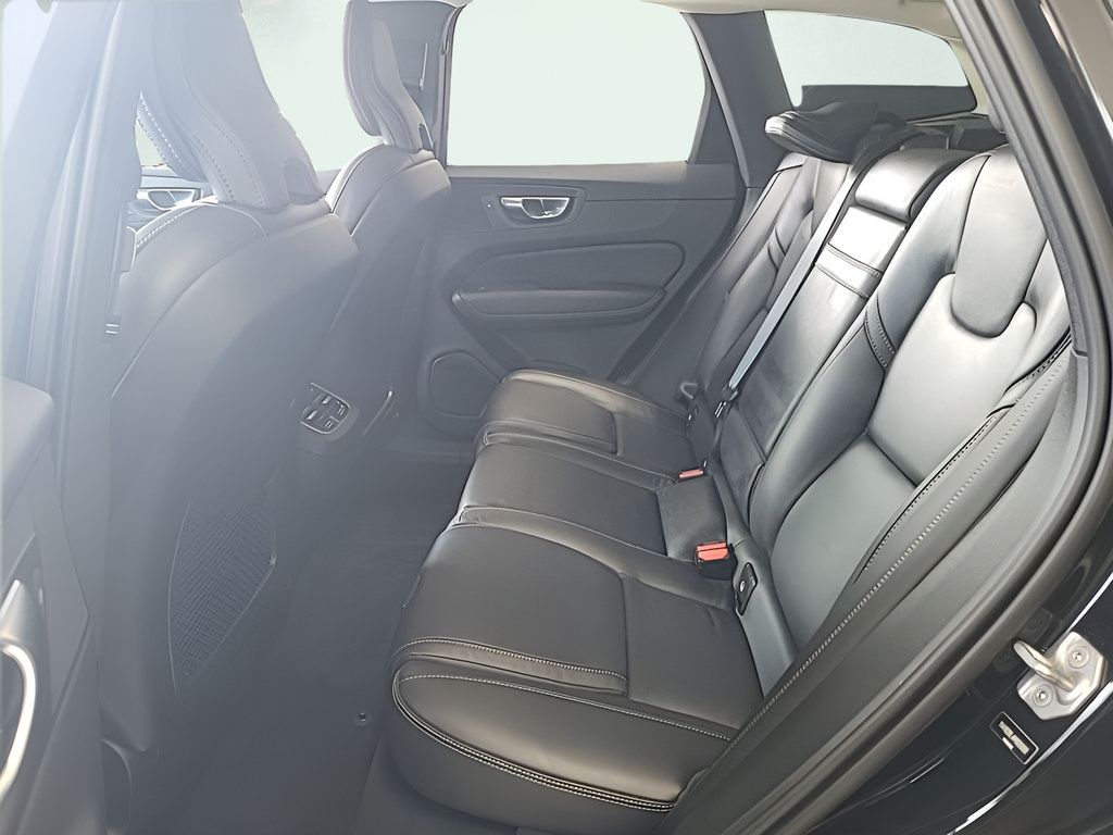 Used 2021 Volvo XC60 T5 Inscription AWD/4WD image 10