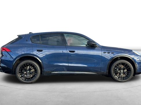 Used 2025 Maserati Grecale Modena image 7