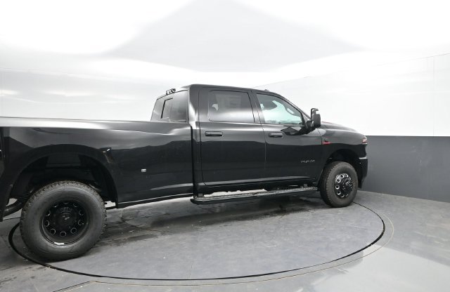 New 2027 RAM 3500 Big Horn AWD/4WD image 2