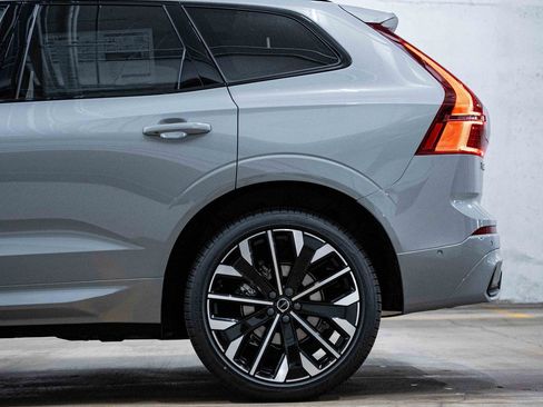 New 2026 Volvo XC60 B5 Ultra w/ Protection Package Premier image 4