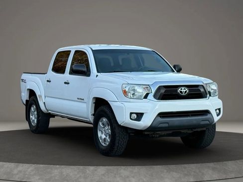 Used 2014 Toyota Tacoma 4x4 Double Cab image 3