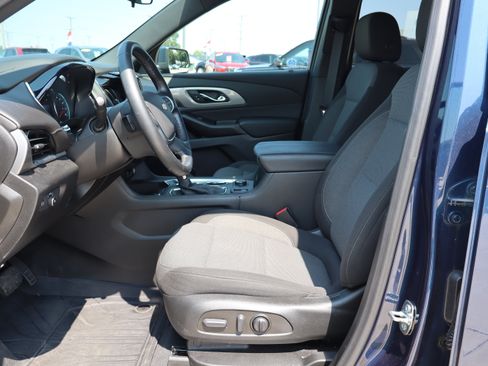 Used 2023 Chevrolet Traverse LT w/ LPO, Floor Liner Package AWD/4WD image 9