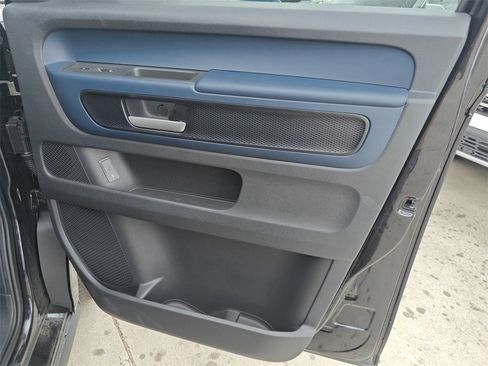 New 2025 Volkswagen ID. Buzz Pro S image 24