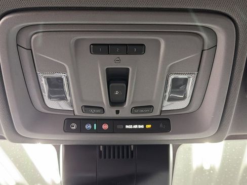 Used 2025 GMC Sierra 1500 SLT w/ SLT Premium Plus Package image 34