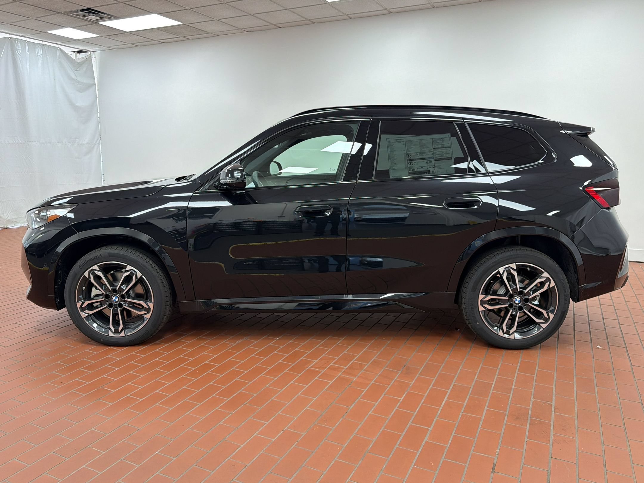 Used 2026 BMW X1 xDrive28i w/ Technology Package AWD/4WD image 2