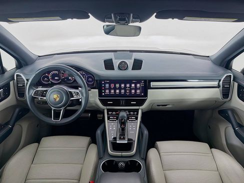 Certified 2022 Porsche Cayenne S Platinum AWD/4WD image 16