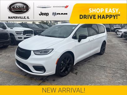 Used 2025 Chrysler Pacifica Limited
