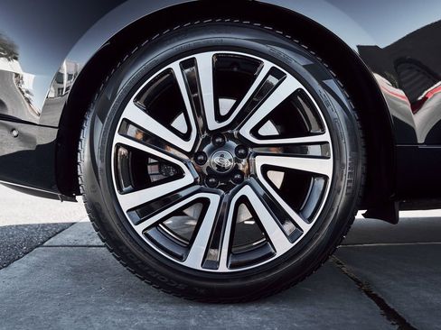 Used 2023 Land Rover Range Rover SE image 19