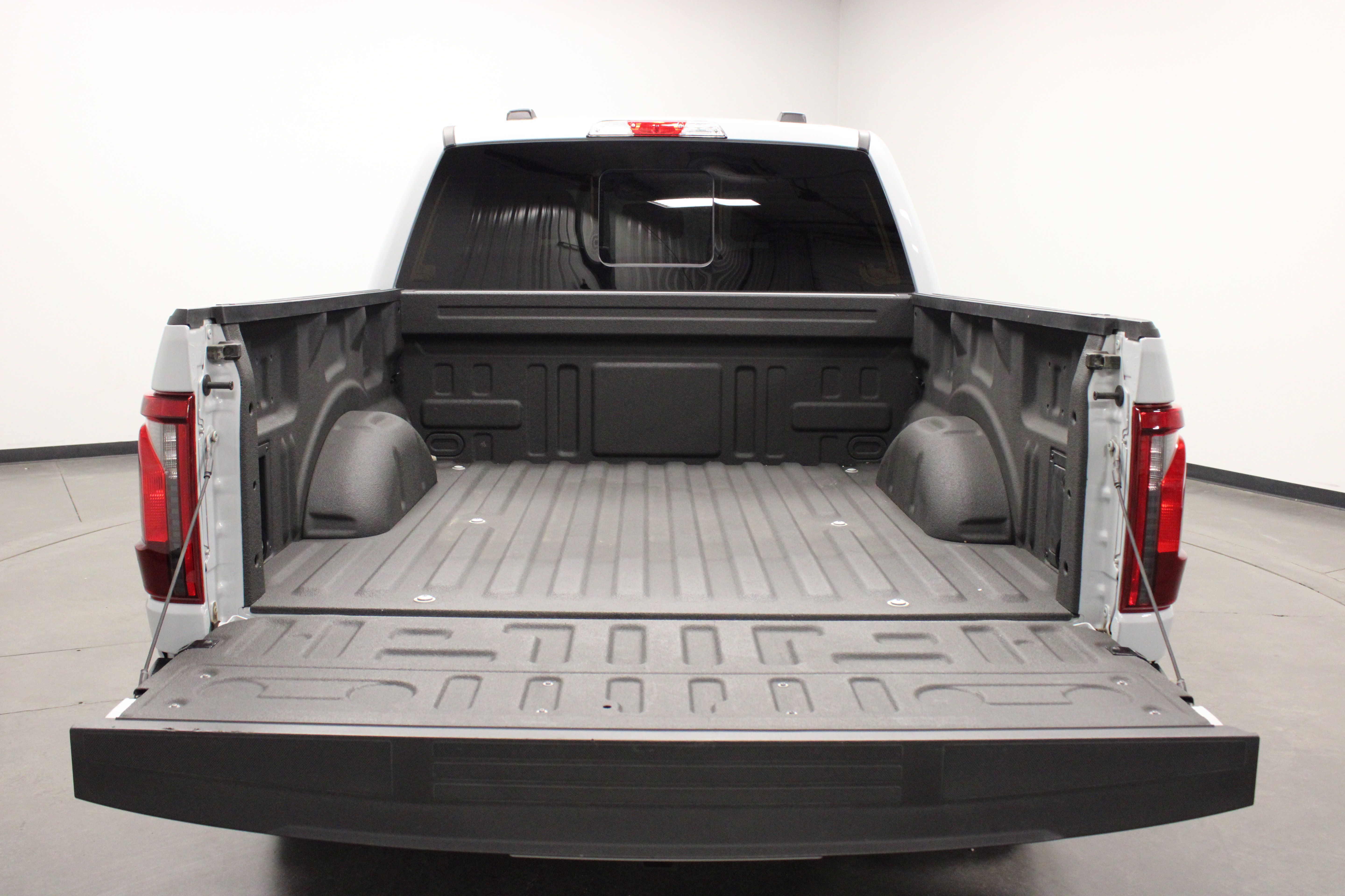 Used 2025 Ford F150 XLT w/ Equipment Group 302A MID RWD image 14