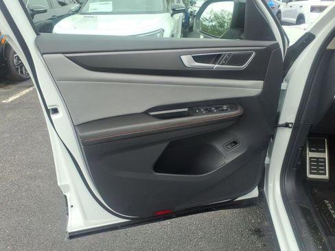 New 2026 Volkswagen Atlas Peak Edition image 11