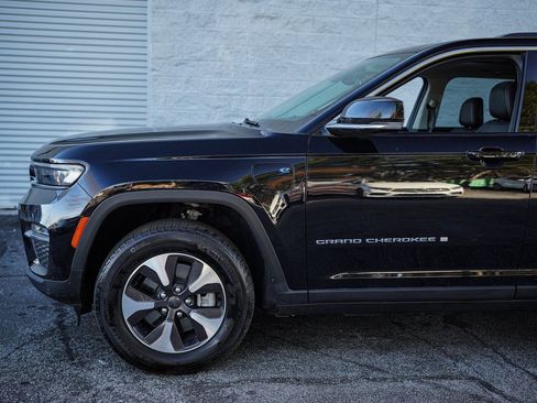 Used 2023 Jeep Grand Cherokee 4WD 4xe image 9