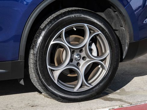 Used 2022 Alfa Romeo Stelvio Sprint image 53