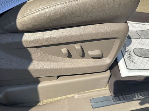 Used 2016 Chevrolet Suburban LTZ AWD/4WD image 32