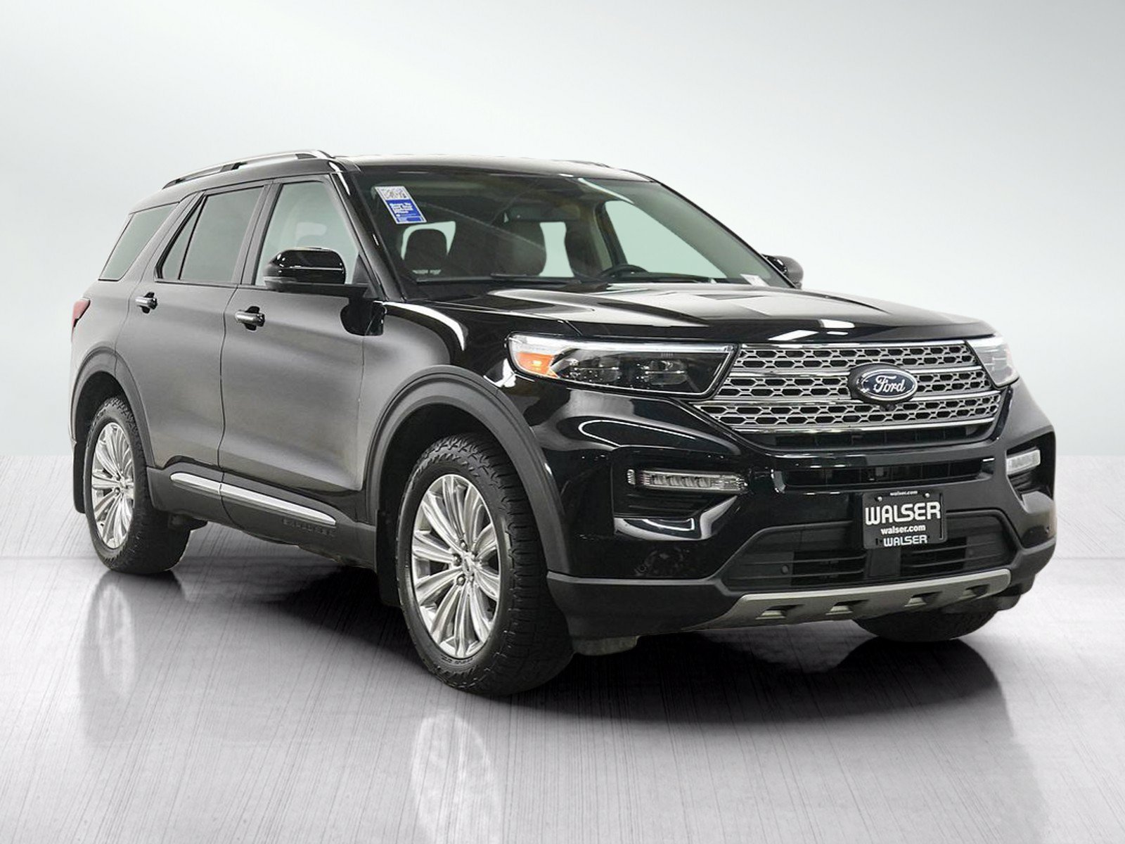 Used 2023 Ford Explorer Limited AWD/4WD image 7