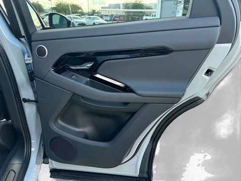 Used 2025 Land Rover Range Rover Evoque S image 30