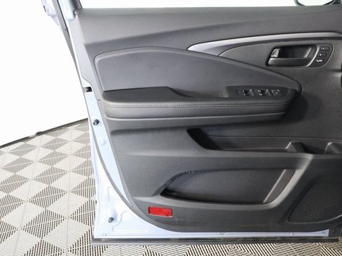 Used 2023 Honda Passport EX-L image 12