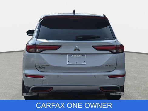Used 2023 Mitsubishi Outlander 4WD Plug-In Hybrid image 6
