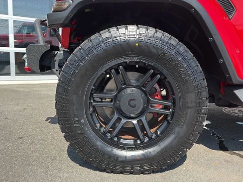 Used 2021 Jeep Wrangler Unlimited Sahara w/ Uconnect 4C Nav & Sound Group AWD/4WD image 15