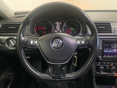 Used 2017 Volkswagen Passat 1.8T R-Line image 20
