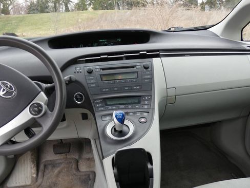 Used 2010 Toyota Prius Two image 24