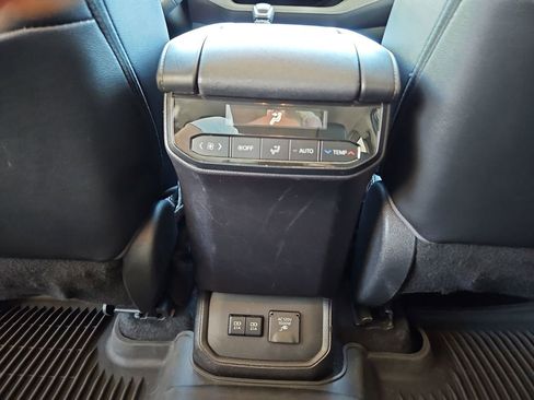 Used 2021 Toyota Highlander Limited image 34