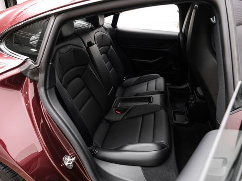 Used 2021 Porsche Taycan 4S w/ Premium Package image 35