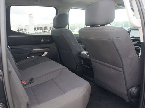 Used 2022 Toyota Tundra SR5 w/ SR5 Convenience Package AWD/4WD image 22