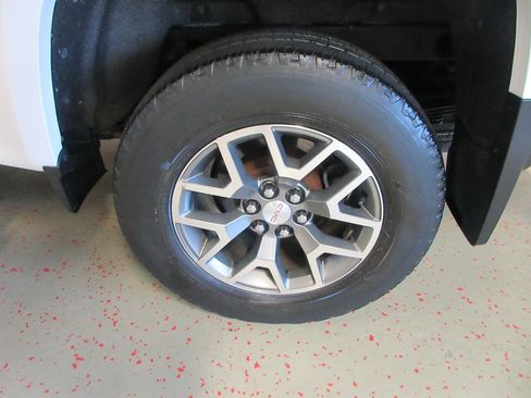 Used 2018 GMC Canyon All Terrain w/ Trailering Package AWD/4WD image 32