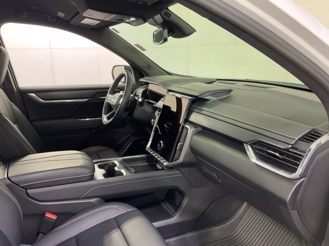 Used 2024 GMC Acadia Elevation w/ LPO, Floor Liner Package FWD image 32