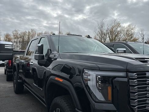 New 2025 GMC Sierra 3500 Denali Ultimate image 3