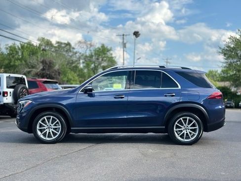 Used 2024 Mercedes-Benz GLE 450e 4MATIC image 2