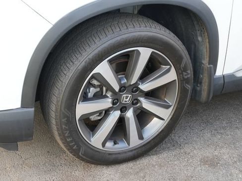 Used 2025 Honda Pilot Elite image 12