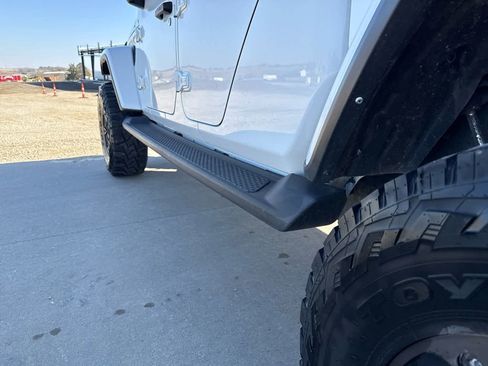 Used 2021 Jeep Gladiator Overland w/ Popular Equipment Package image 10