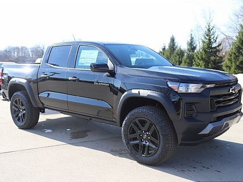 New 2025 Chevrolet Colorado Trail Boss w/ Midnight Edition image 8