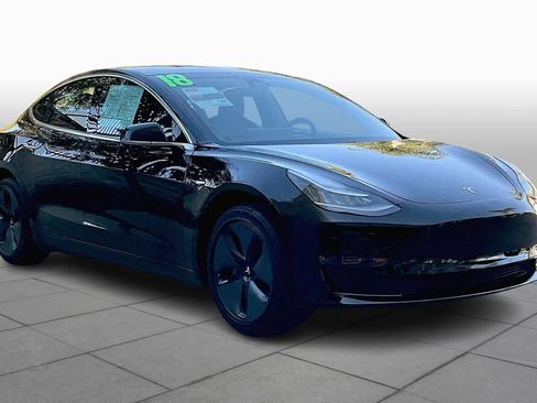 Used 2018 Tesla Model 3 Mid Range image 2