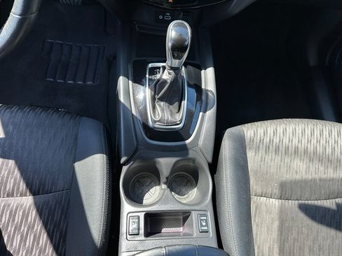 Used 2019 Nissan Rogue SV FWD image 19
