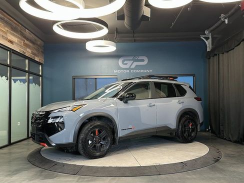 Used 2025 Nissan Rogue Rock Creek w/ Rock Creek Premium Package image 7