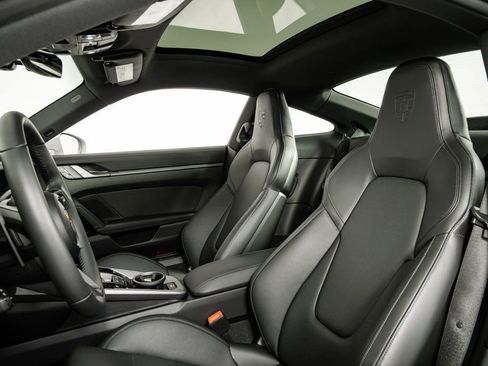 Certified 2026 Porsche 911 Carrera image 5