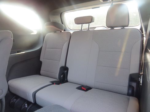 Used 2026 Chevrolet Traverse LT w/ Driver Confidence Package FWD image 12