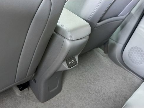 Used 2022 Chevrolet Bolt EUV Premier FWD image 26