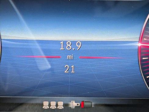 New 2025 Mercedes-Benz GLB 250 image 10