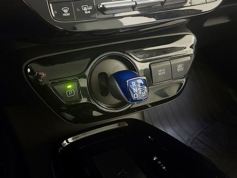 Used 2019 Toyota Prius XLE image 15