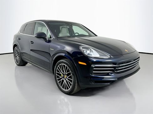Certified 2023 Porsche Cayenne image 9
